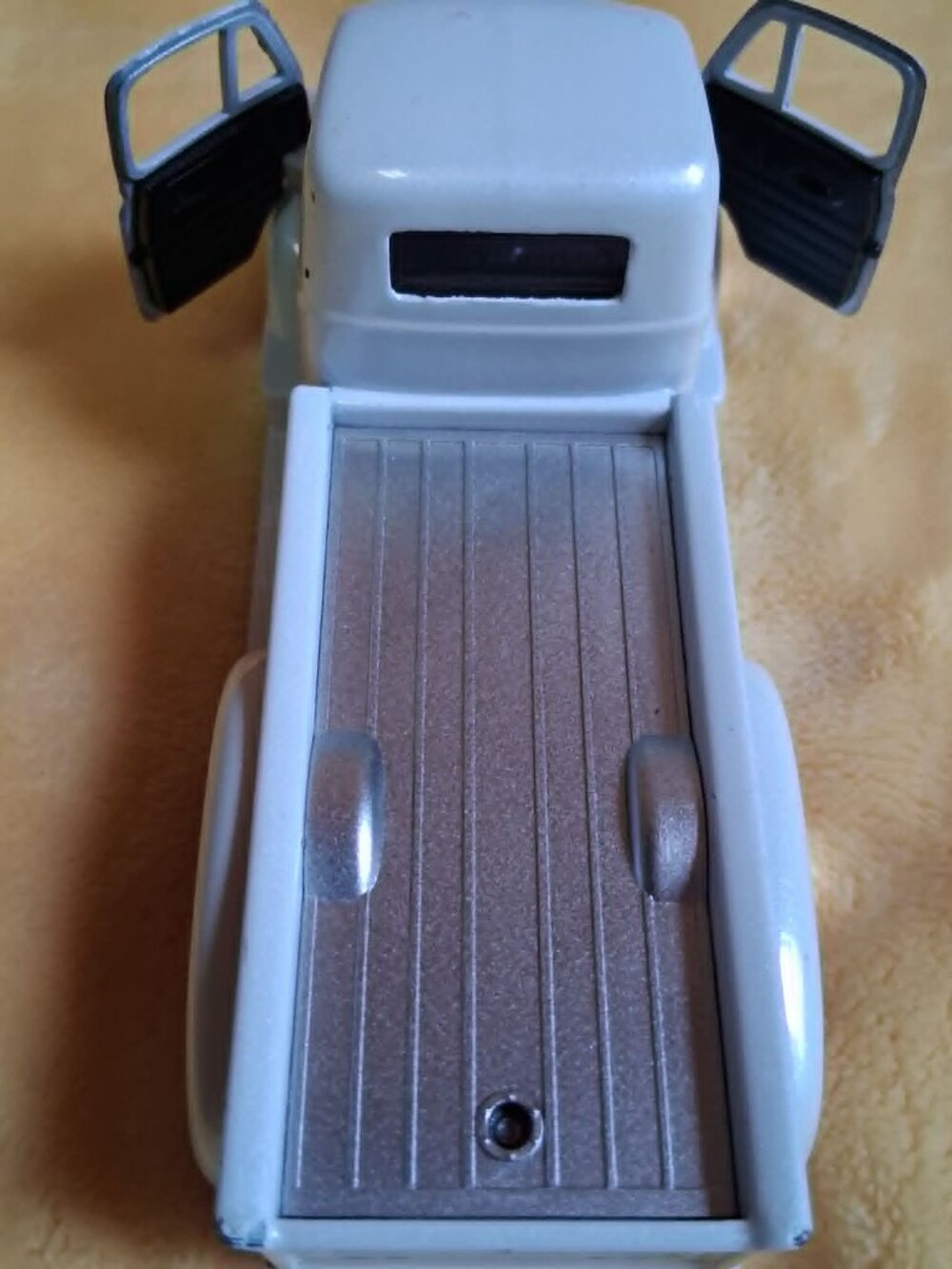 JADA-1952 CHEVY COE PICKUP-DIE CAST - Picture 3 of 4